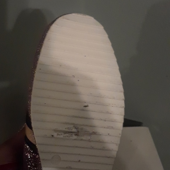 Shoes - Picture 3 of 4